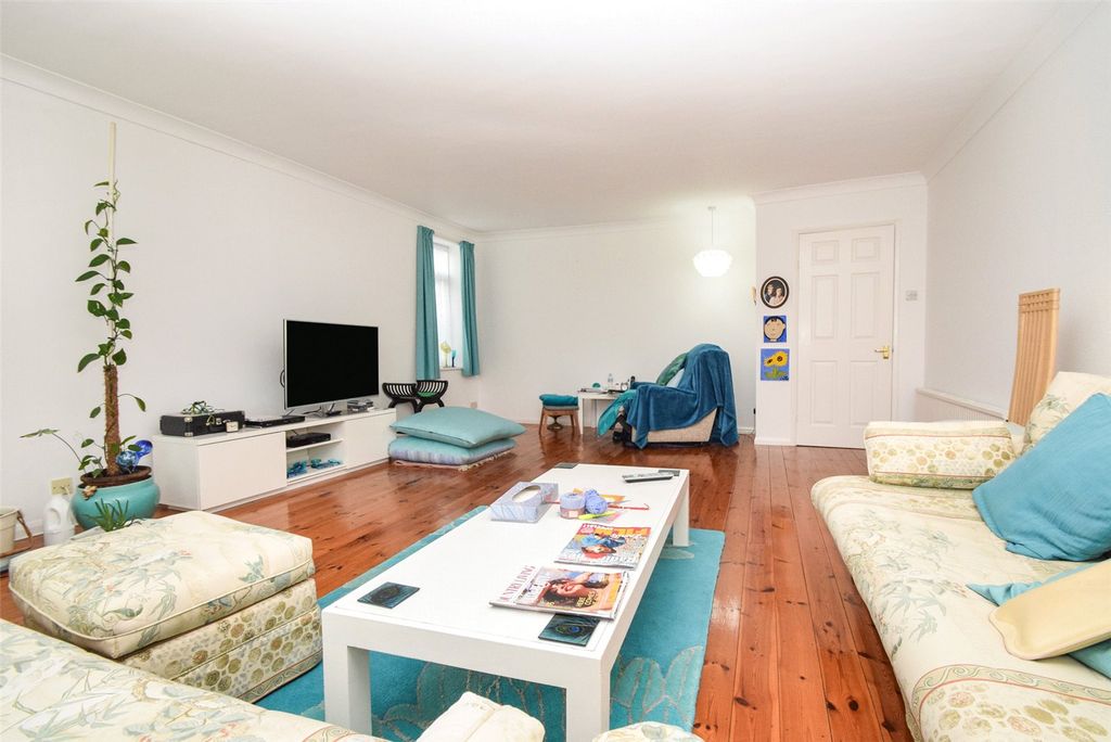 Property photo 2 of 18 Picture No. 04