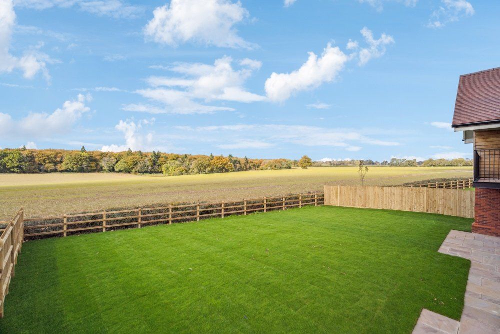 Property photo 3 of 19 Garden