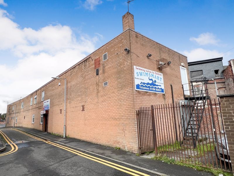 Property photo 1 of 18 External