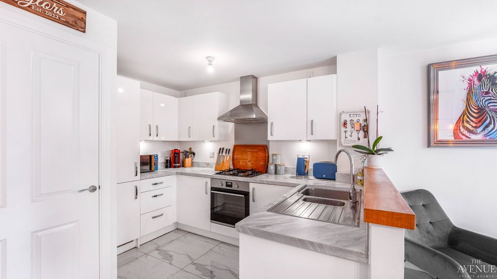 Property photo 3 of 24 4820165