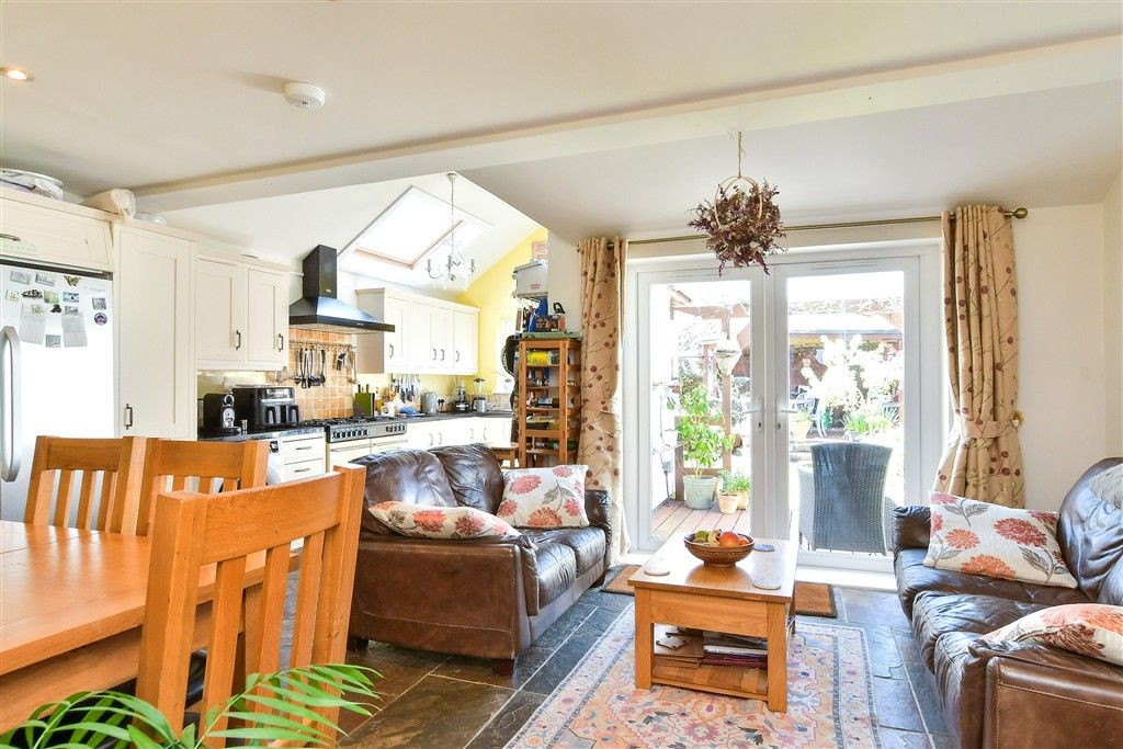 Property photo 3 of 12 Kitchen/ Lounge/ Diner