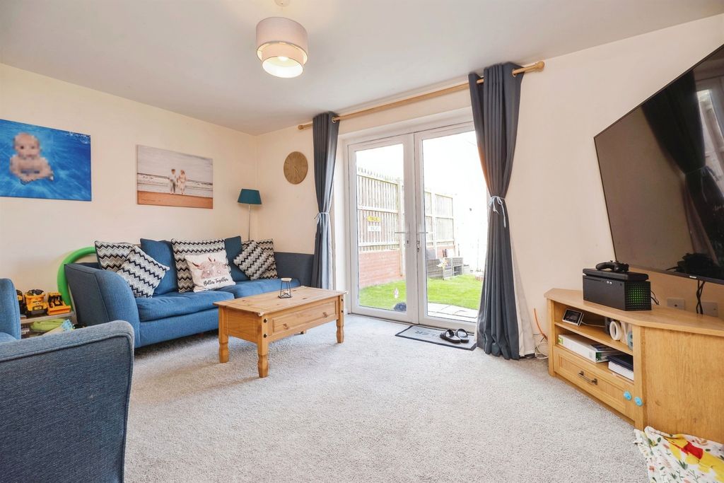 Property photo 3 of 17