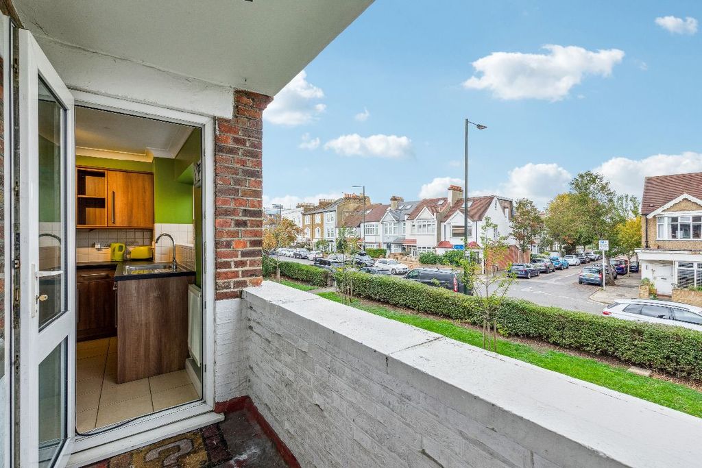 Property photo 2 of 14