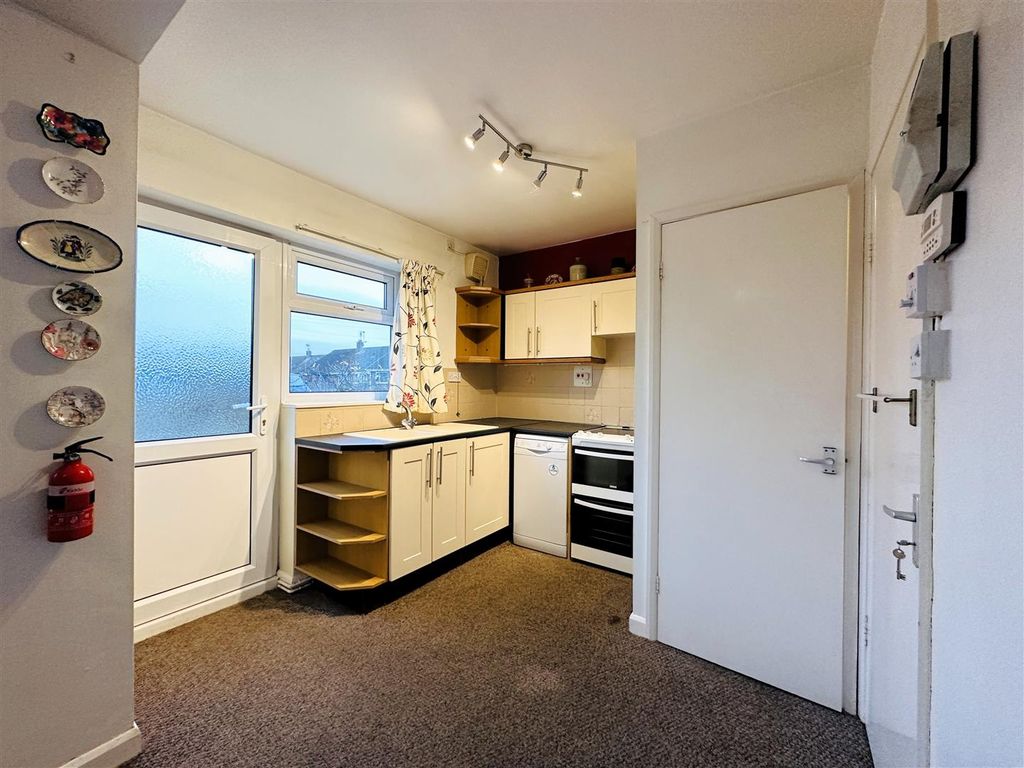 Property photo 2 of 23