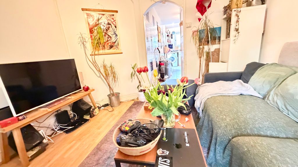 Property photo 1 of 25