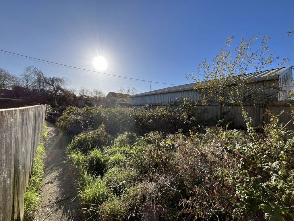 Property photo 3 of 5