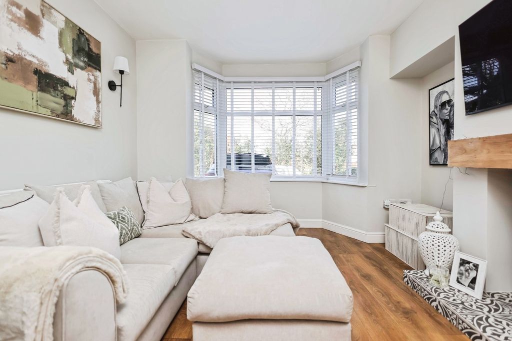 Property photo 2 of 20 Pbox-Img.Jpg