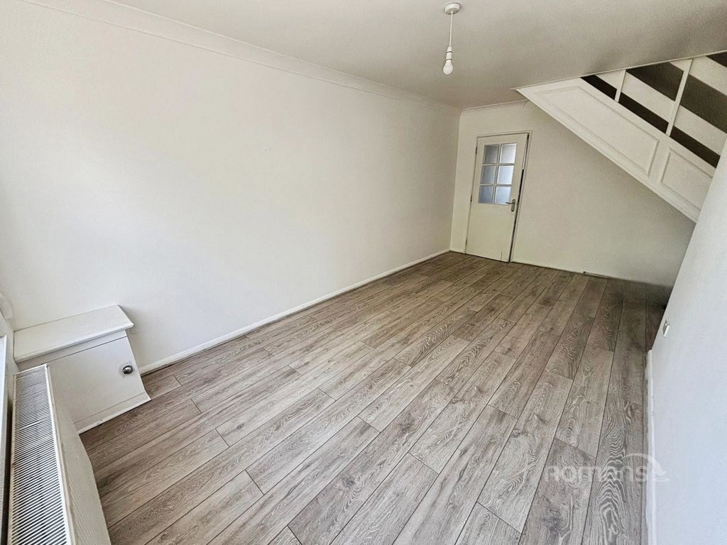 Property photo 3 of 13 Pbox-Img.Jpg