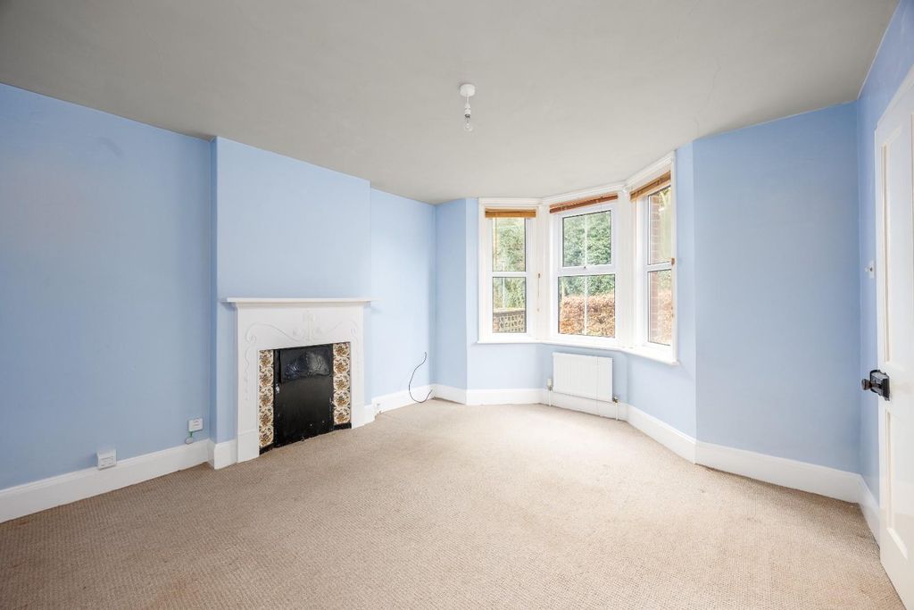 Property photo 2 of 15 2_Roselea_Pilmer_Road_Crowborough_Tn6 2Ue_Rootspro