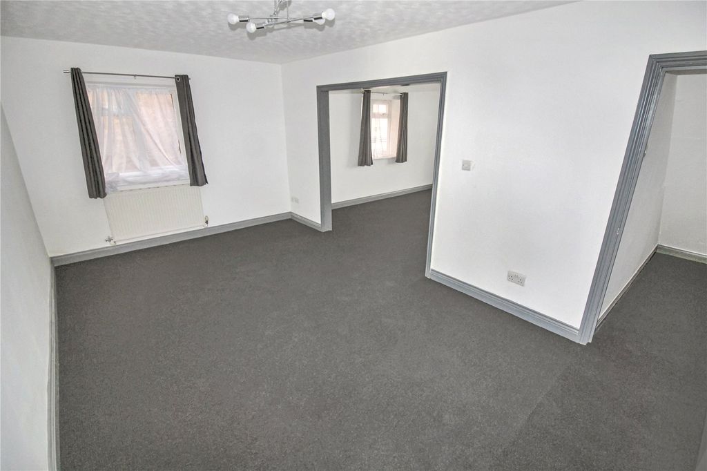 Property photo 3 of 10 Picture No. 04
