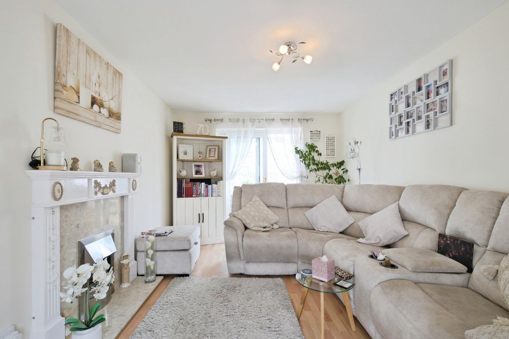 Property photo 3 of 19 Pbox-Img.Jpg