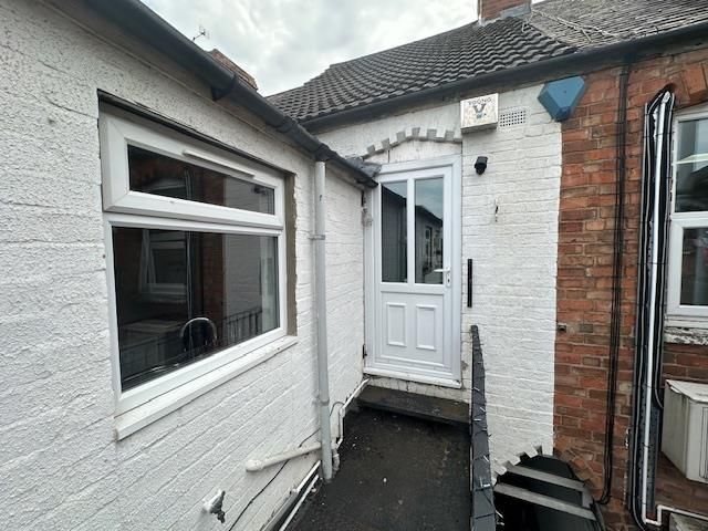 Property photo 1 of 8 Rear
