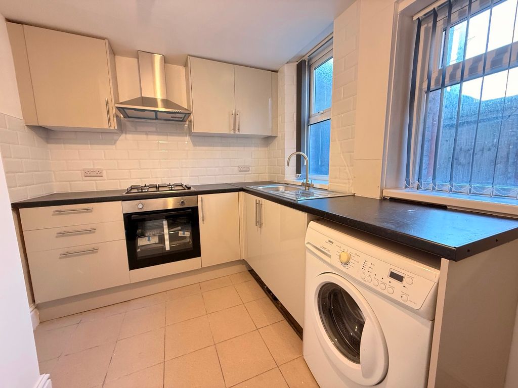 Property photo 2 of 5