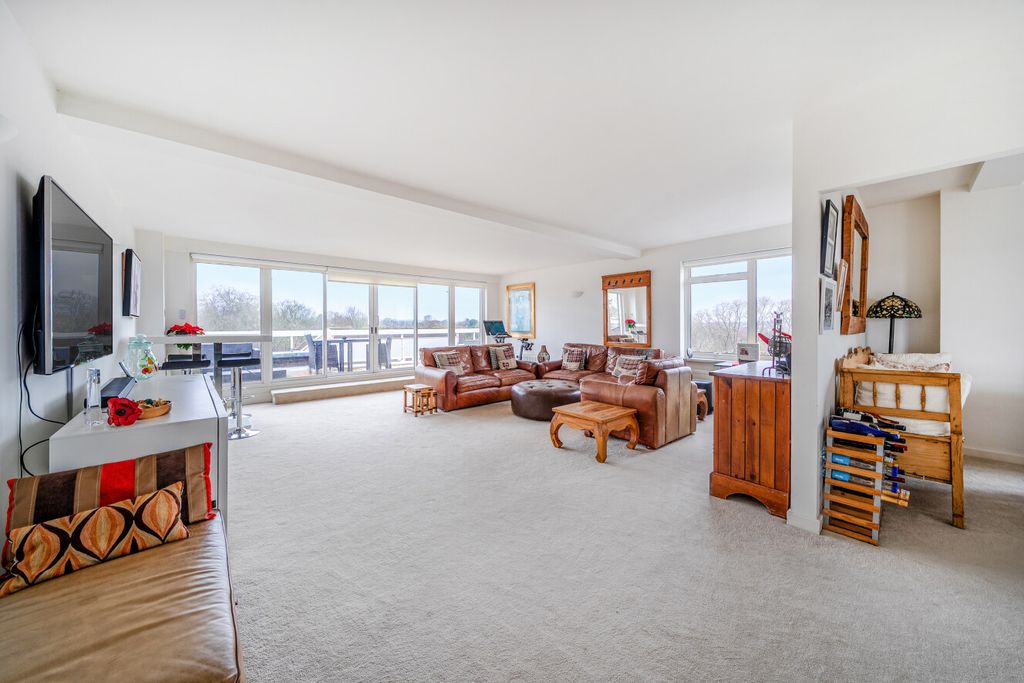 Property photo 1 of 17 1396659-17-6960Eb...