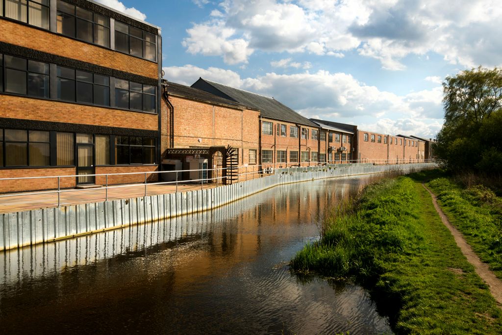 Property photo 3 of 8 1 Tannery House _ Canal.Jpg