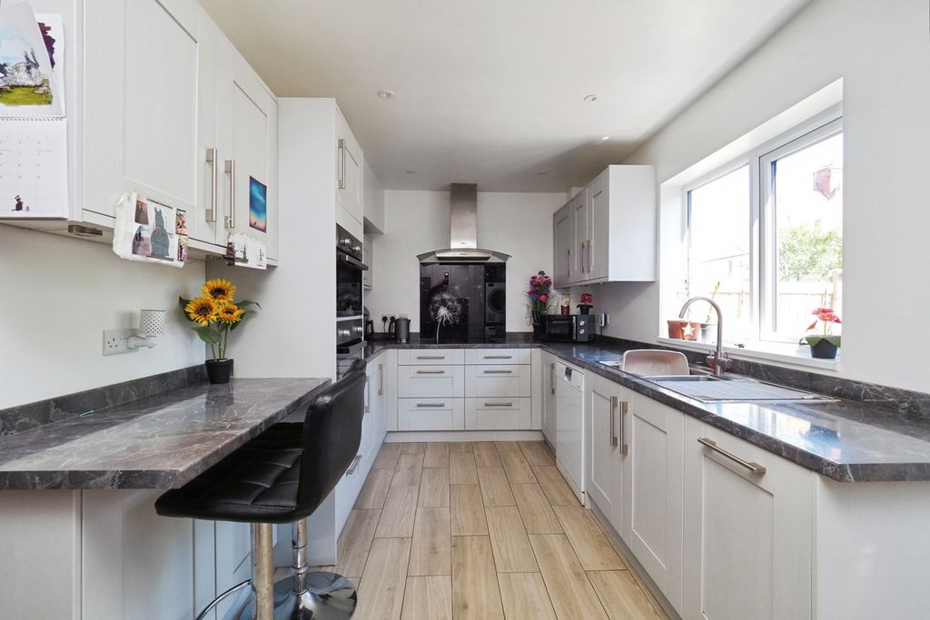 Property photo 2 of 20 Pbox-Img.Jpg