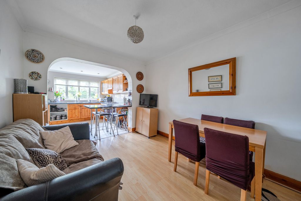 Property photo 3 of 15 1454202-9-69Fc54F...