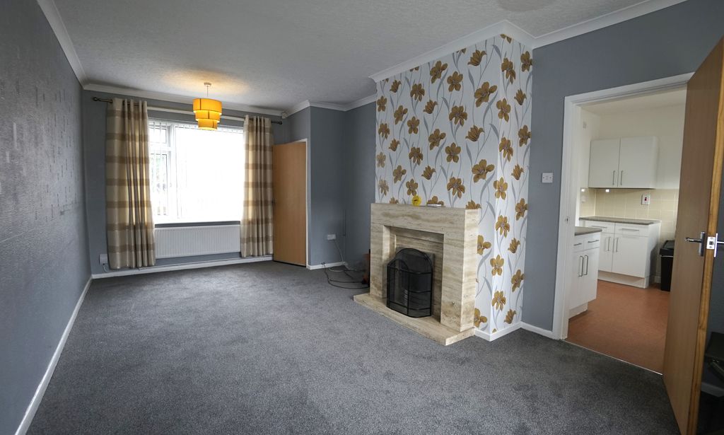 Property photo 3 of 12