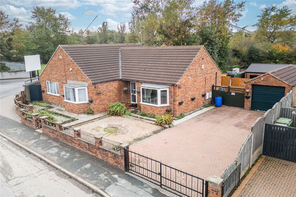 Property photo 1 of 38 Picture No. 06