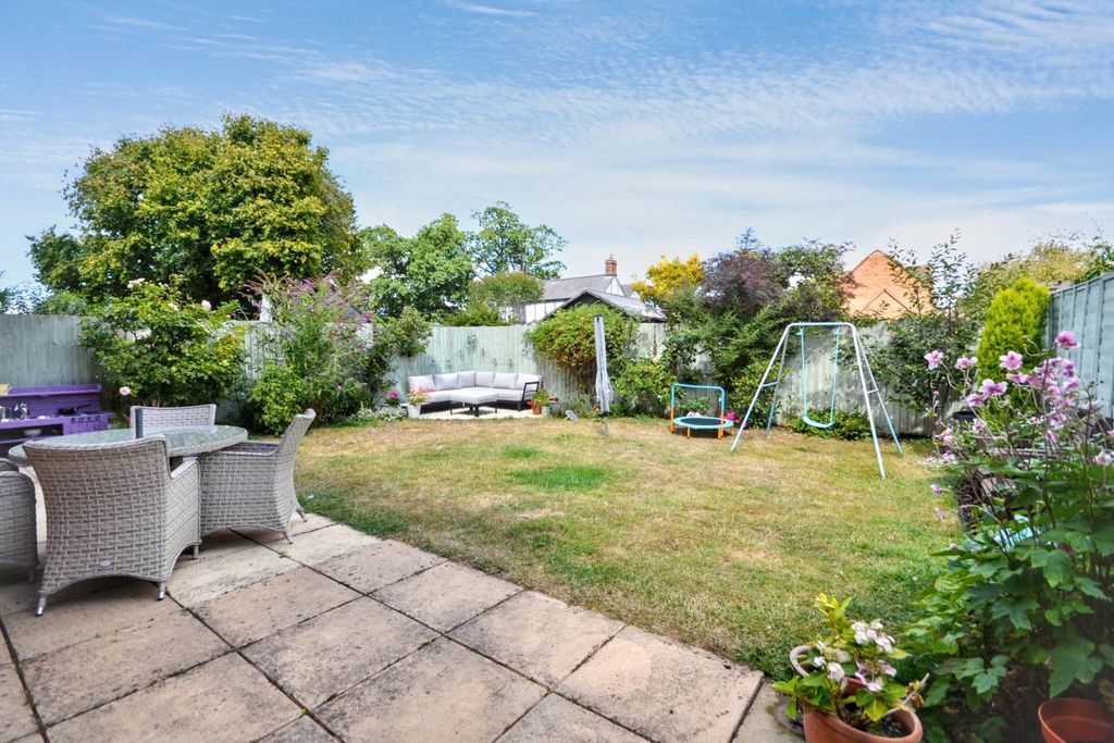 Property photo 2 of 20