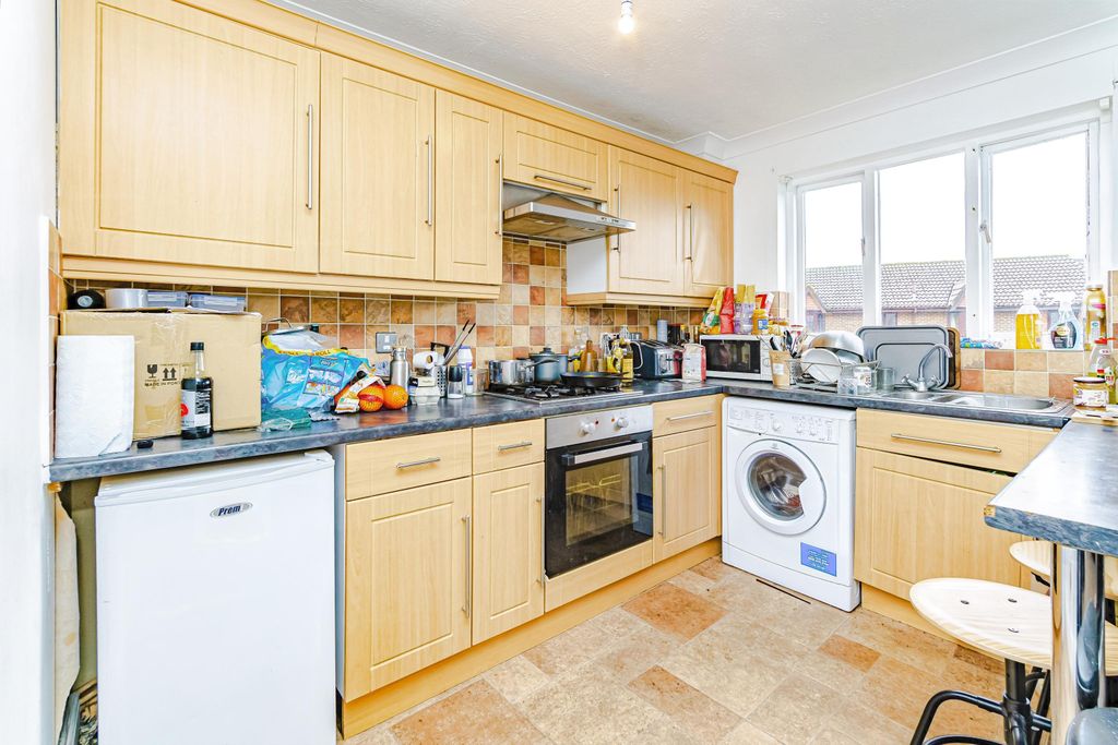 Property photo 2 of 16 Kitchen