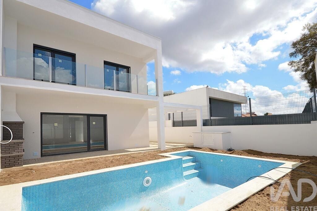Property photo 1 of 29