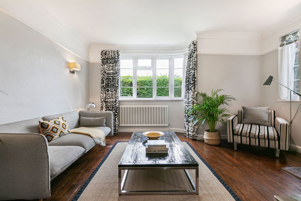 Property photo 2 of 17