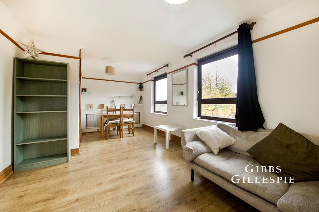 Property photo 2 of 10 Photo