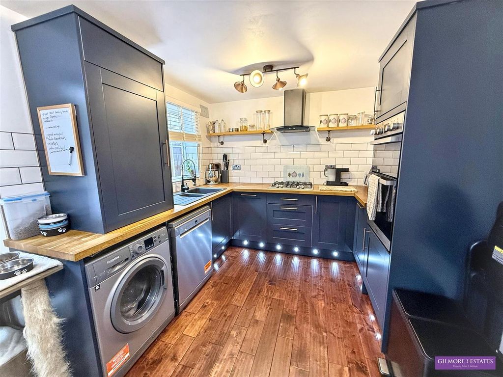 Property photo 2 of 16 Kitchen