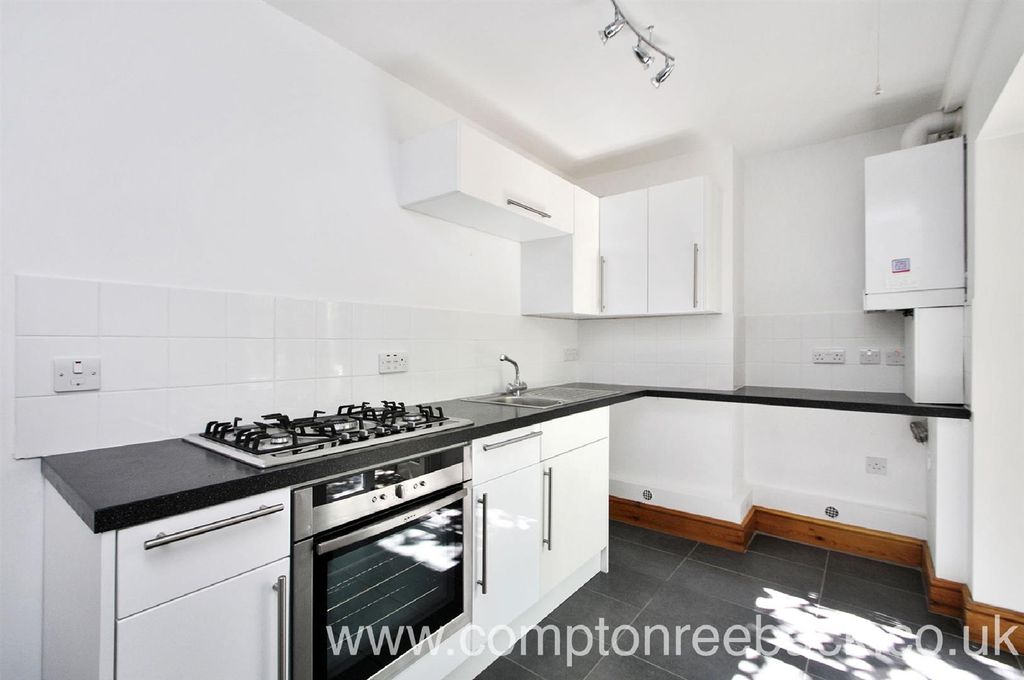 Property photo 2 of 6 Kitchen