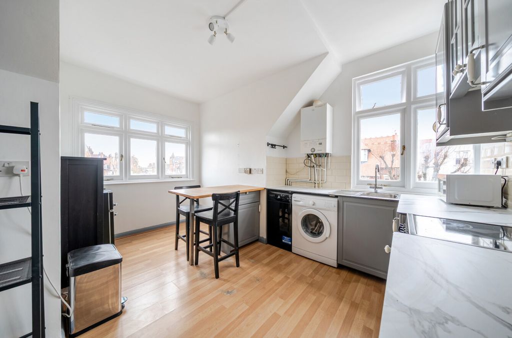 Property photo 2 of 9 1399965-4-6964E79...