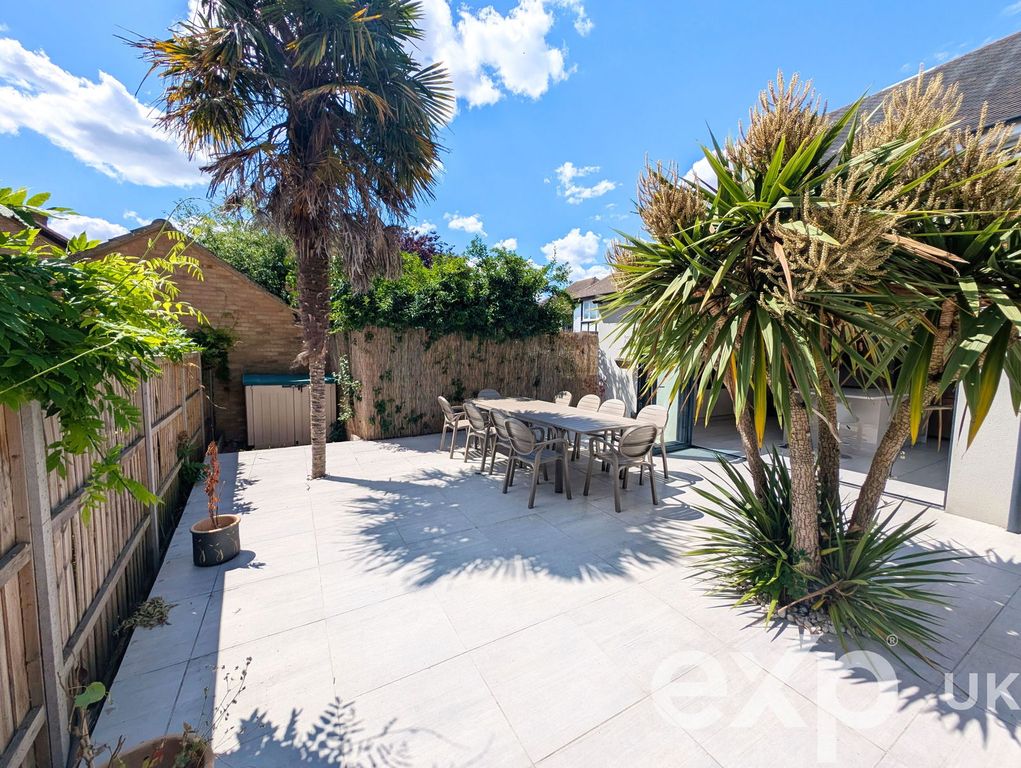 Property photo 1 of 28