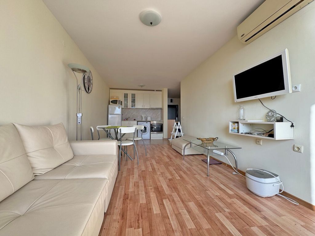 Property photo 3 of 13