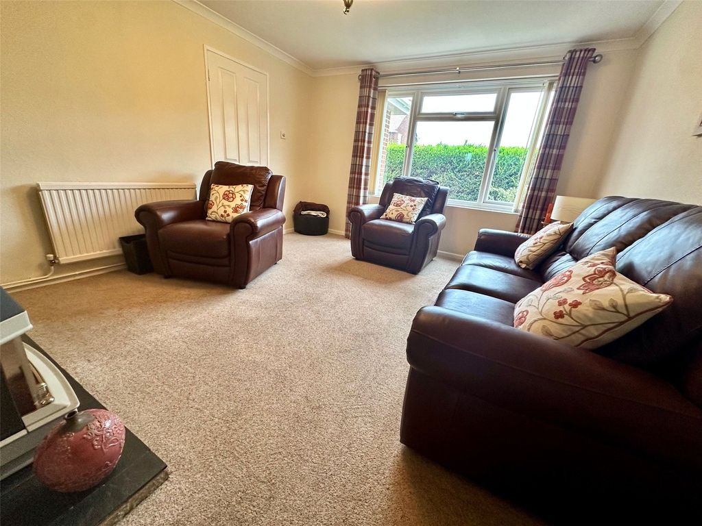 Property photo 2 of 18 Picture No. 41