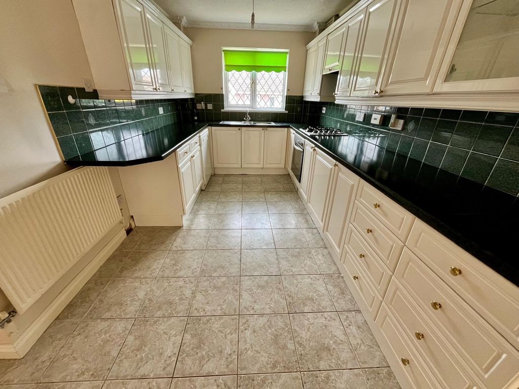 Property photo 3 of 24 Kitchen