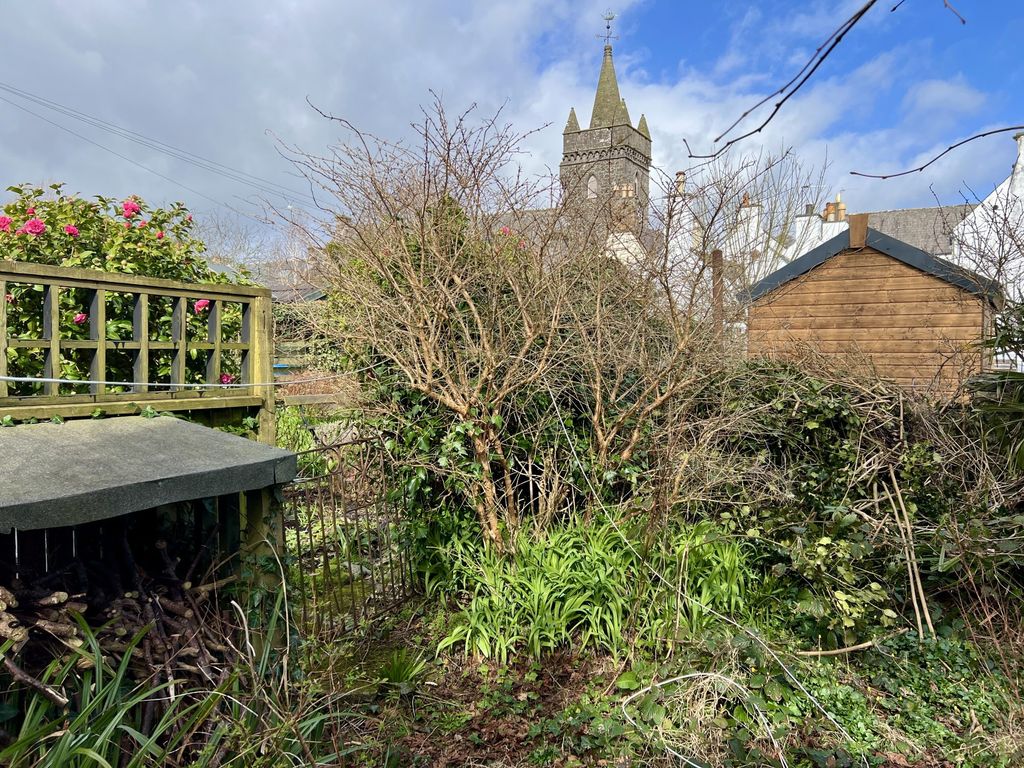 Property photo 2 of 21