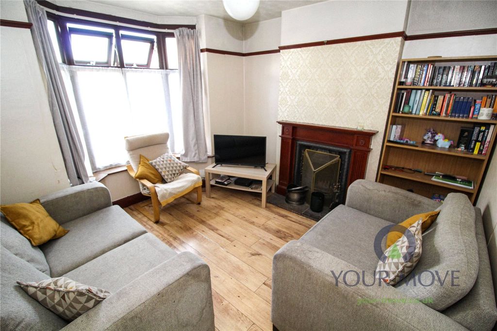 Property photo 2 of 14 Living Room