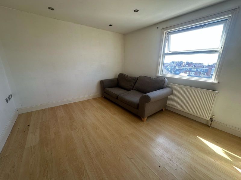 Property photo 3 of 6 Photo 6