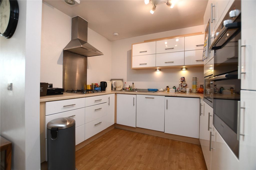 Property photo 2 of 12 Picture No. 23