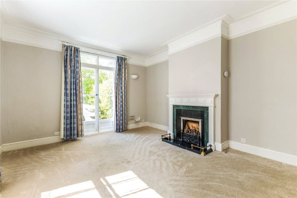 Property photo 2 of 9 Sitting Room