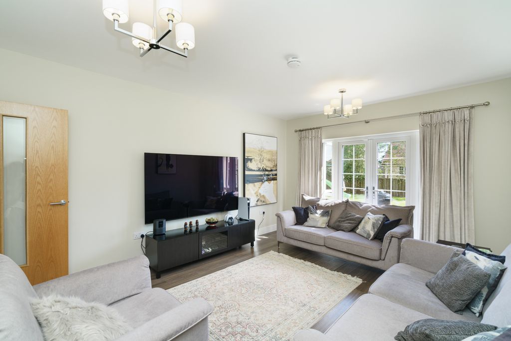 Property photo 3 of 33