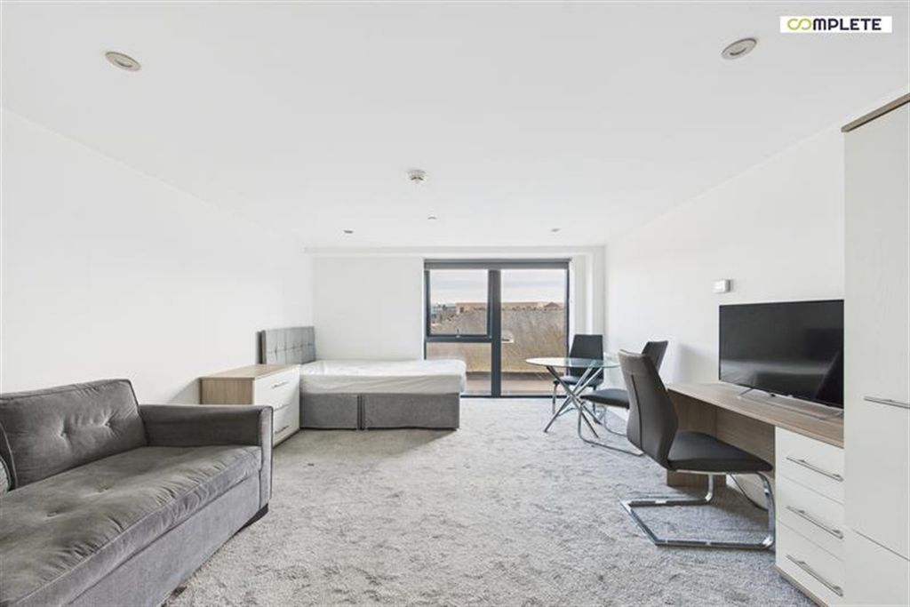 Property photo 1 of 13 (Main)