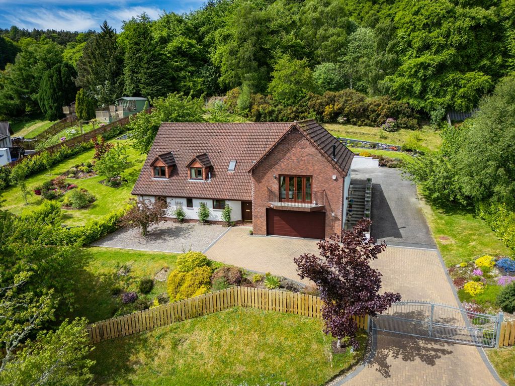 Property photo 1 of 34