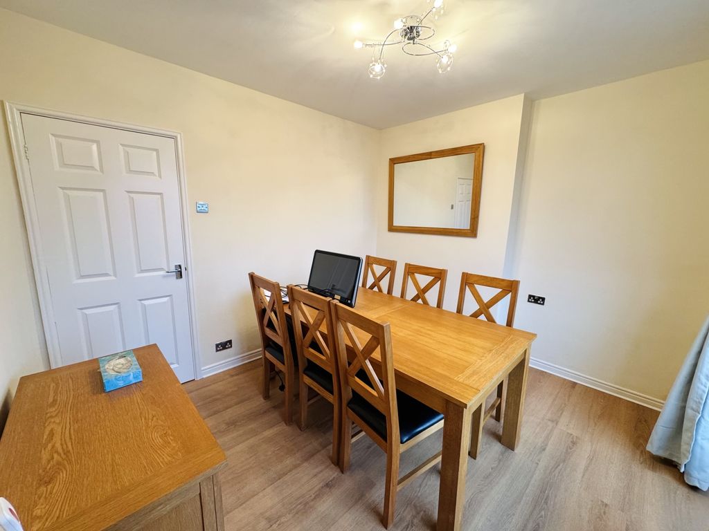 Property photo 3 of 14 Img_2053