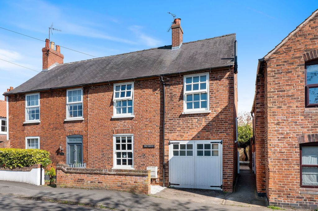 Property photo 1 of 37