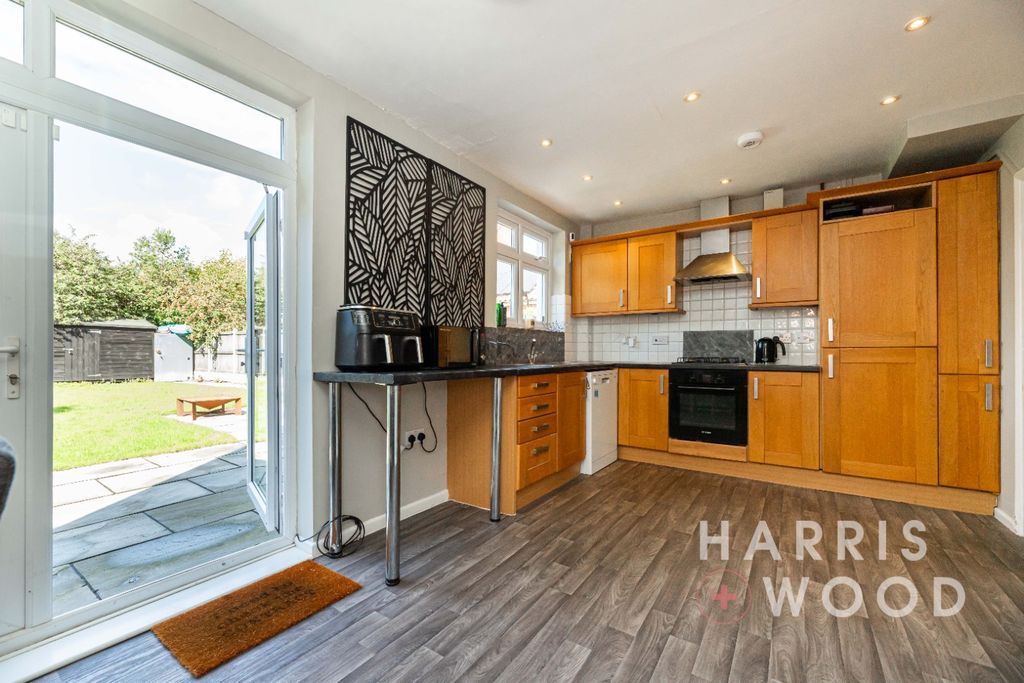 Property photo 2 of 21 4520261
