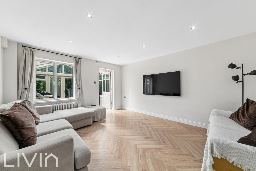 Property photo 1 of 10 Adams Way 83 -1