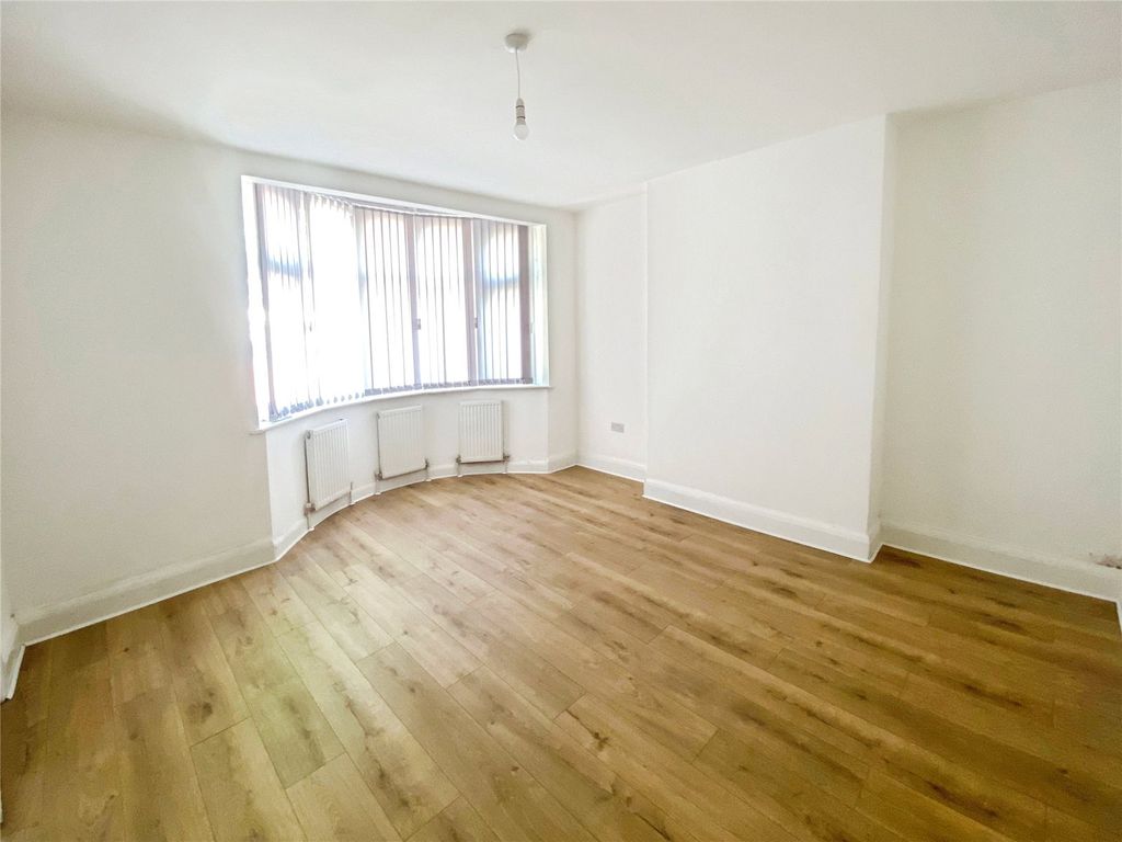 Property photo 2 of 7 Living Room