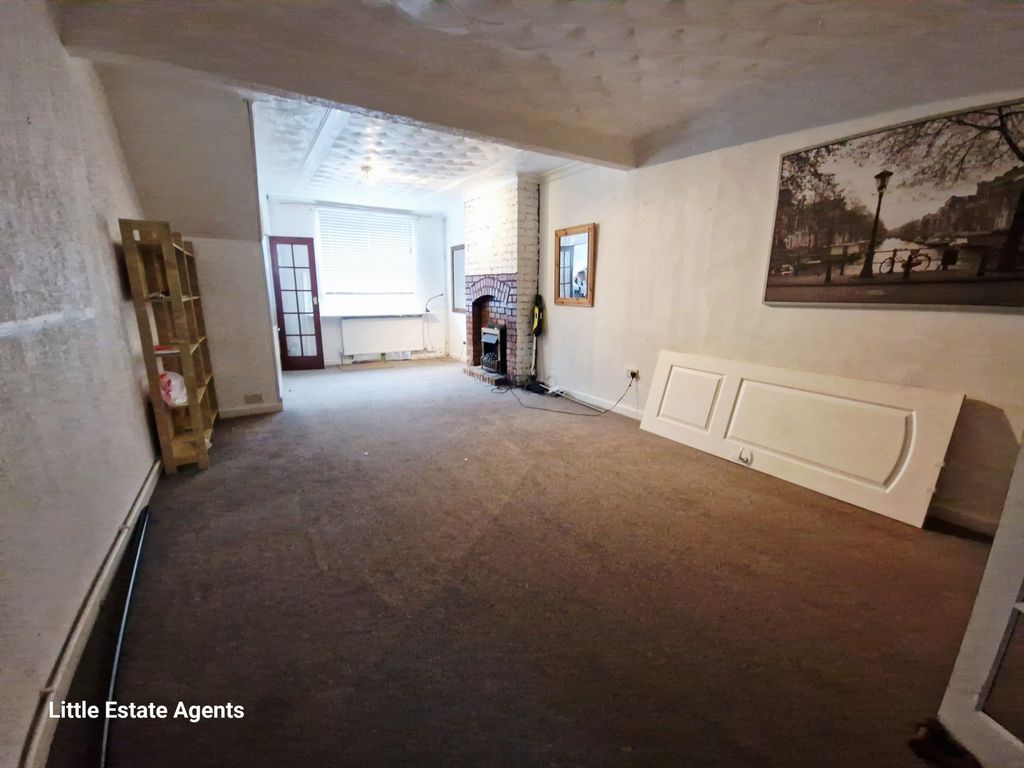 Property photo 3 of 11 Photo 3