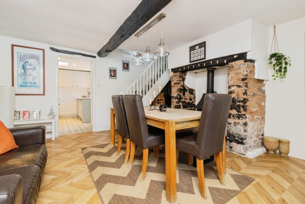 Property photo 3 of 20 Dining Room 1